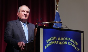 karamanlis_apostratoi