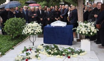 Φώφη Γεννηματά: Πέντε χρόνια από τον θάνατό της - Ποιοι έδωσαν το "παρών" στο μνημόσυνο (Εικόνες & Βίντεο)