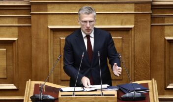 Άκης Σκέρτσος για τον "κόφτη" στα social media: "Δίνουμε εργαλεία στους γονείς για να προστατεύσουν τα παιδιά τους"