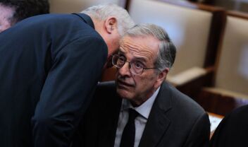 "Γαλάζιο ανάχωμα" στα σχέδια Σαμαρά: Τα πρόσωπα που έχουν αναλάβει να ανακόψουν τις διαρροές προς τον Μεσσήνιο - Ο ρόλος των Νέζη και Κυρανάκη, οι κινήσεις Χατζηδάκη & τα ερωτήματα για τον Μεϊμαράκη