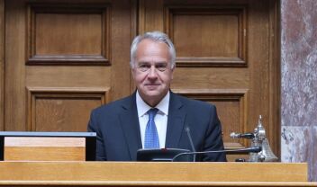 Βορίδης: "Ο Καραμανλής δεν έχει ξεπεράσει το όριο, λέει τη γνώμη του" 