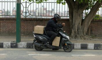 Τι ισχύει με τα δέματα και τις χρεώσεις από τον Νοέμβριο