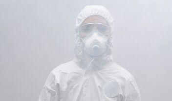 Σκυλιά φύλακες, αεροβόλα και σιτηρέσια: Γνωρίστε τους "preppers"