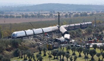 Σύγκρουση τρένων στην Ισπανία:  "Ανεξήγητη επανέναρξη της κυκλοφορίας"