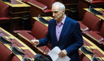 Βουλή: Ο Βαρεμένος παίρνει την έδρα του Ζαμπάρα, θα μείνει ανεξάρτητος - Πληροφορίες του "Παραπολιτικά 90,1" και του parapolitika.gr