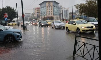 Καιρός: Νέα κακοκαιρία από την Κυριακή με βροχές και πτώση της θερμοκρασίας