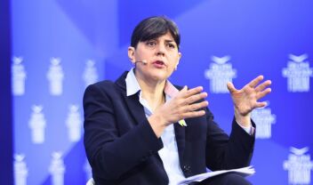 Η Λάουρα Κοβέσι