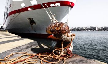 Ποια πλοία θα είναι δεμένα στα λιμάνια την Παρασκευή