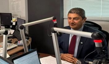 Ο Λευτέρης Αυγενάκης live στα Παραπολιτικά 90,1