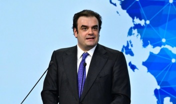Πιερρακάκης για προστασία καταναλωτών