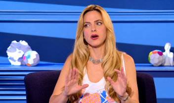 rena-morfi-synenteyxi-video-stin-agalia-tou-fani