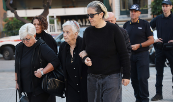 Γιώργος Μαζωνάκης: Στην Αγία Τριάδα οι γονείς και οι αδελφές του για το 40ήμερο μνημόσυνο 