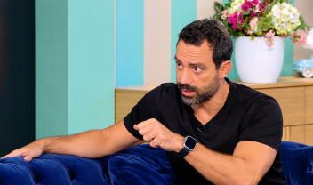 sakis-tanimanidis-synenteyxi-studio-3-skai
