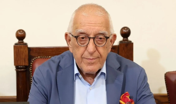 Nίκητας Κακλαμάνης για Λευτέρη Πετρούνια