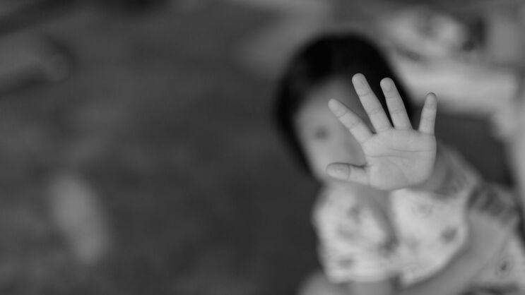 Φθιώτιδα: Μητέρα καταγγέλλει κακοποίηση της 4χρονης κόρης της