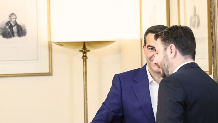 Η μυστική τακτική του Τσίπρα για να “στριμώξει” τον Ανδρουλάκη: Ερωτήματα για την θέση του ΠΑΣΟΚ ότι πρωθυπουργός θα είναι ο αρχηγός του πρώτου κόμματος στις κάλπες